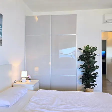 Bralo * Τρογκίρ